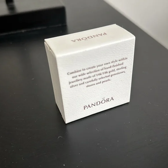 New in box rare Disney pandora epcot globe monorail charm spaceship earth